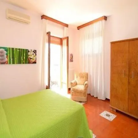 Apartment Alessia N 3 ,centro Storico Di *